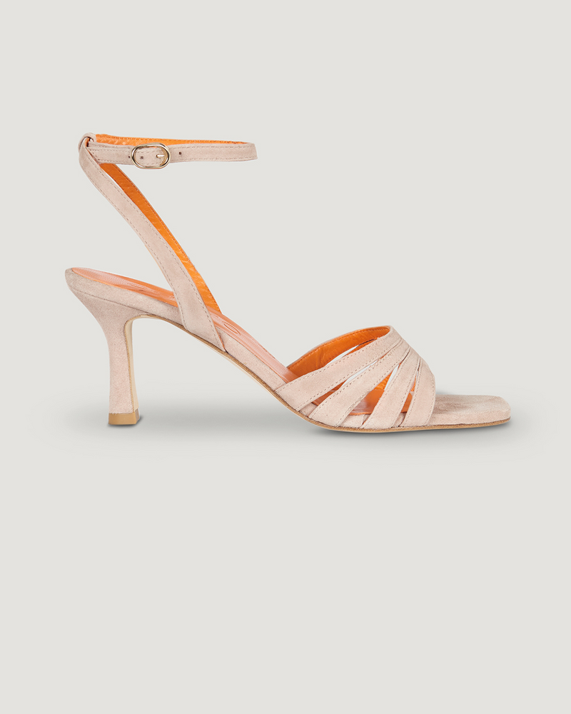 Tango midi ante nude