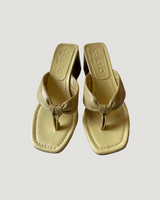 Sandalias tacón mantequilla T.37 (MUESTRA)