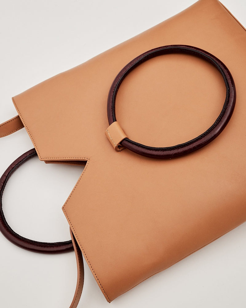 Erin Camel y Burgundy