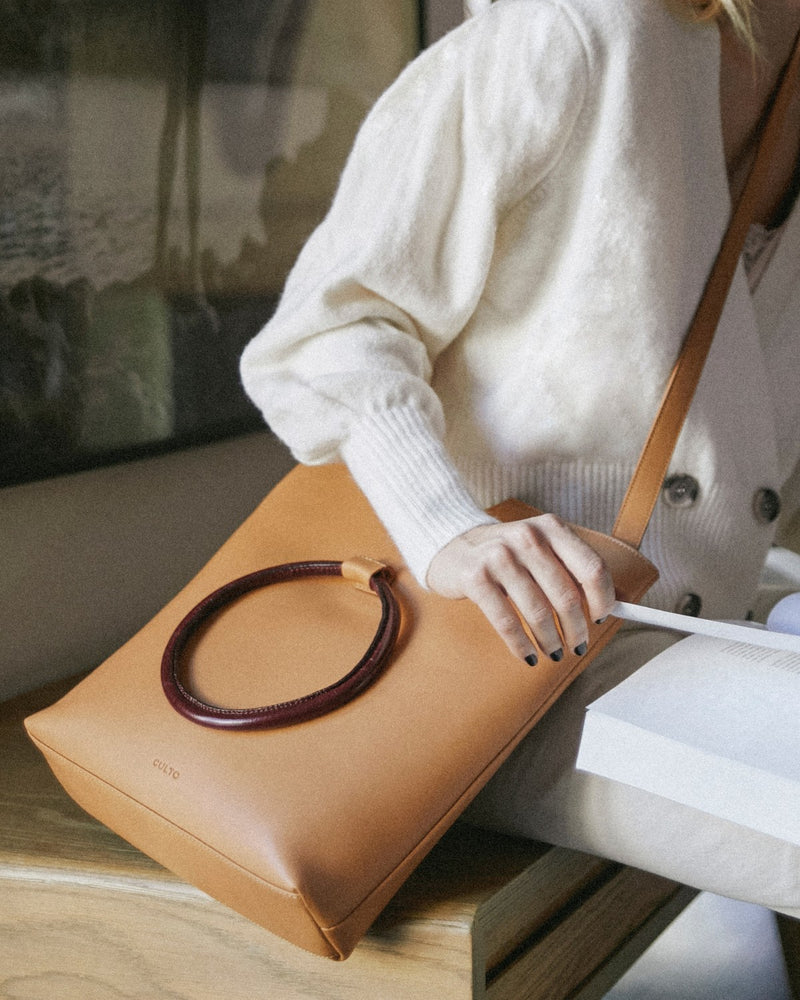 Erin Camel y Burgundy