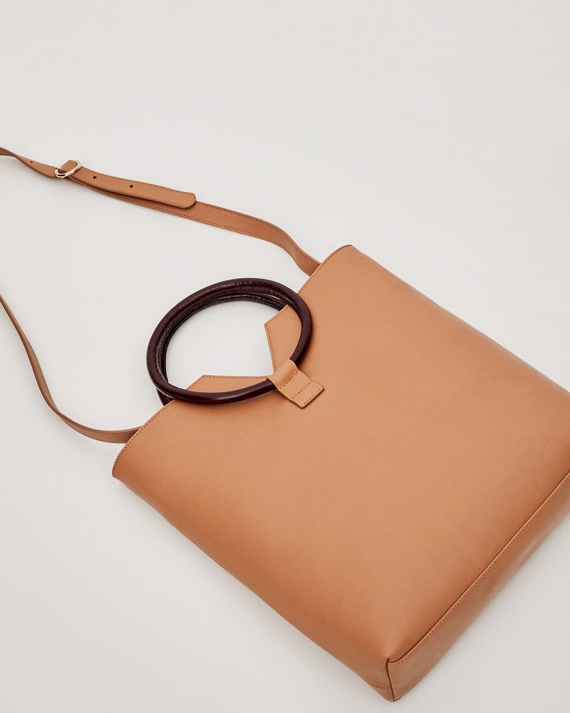 Erin Camel y Burgundy